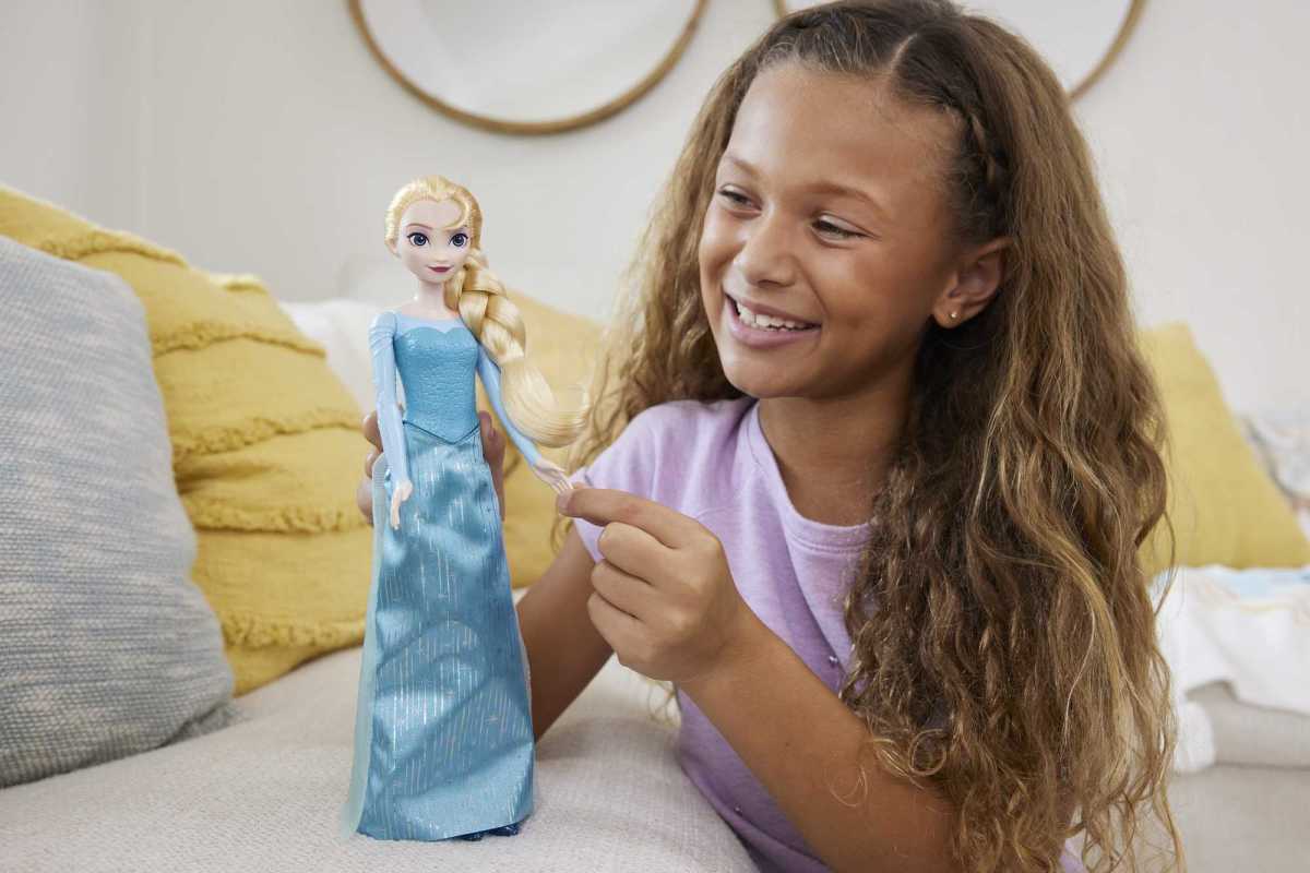 Disney Princess Dolls Elsa Posable Fashion Doll